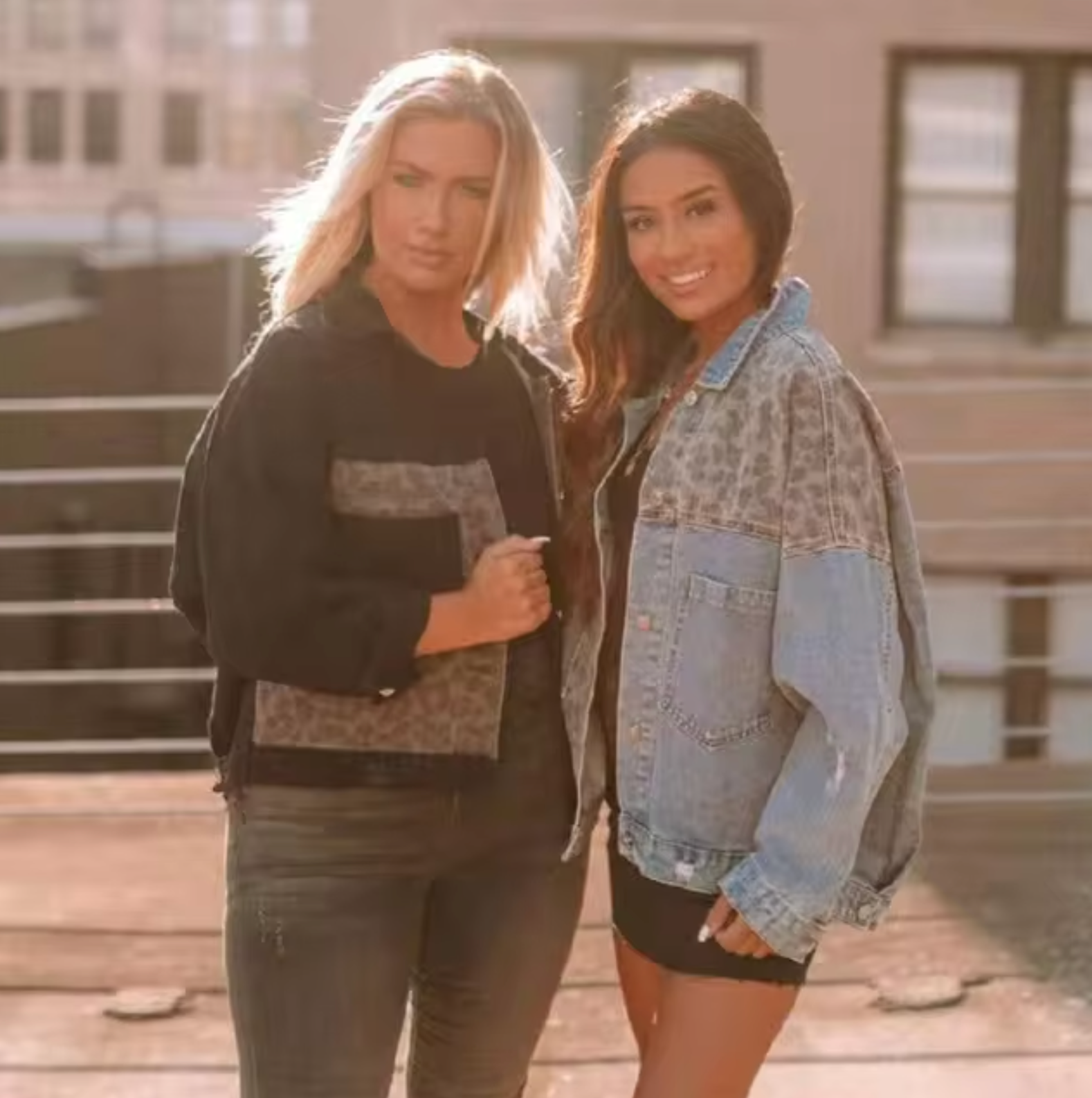 Aileen – Denim jack met luipaardpatch