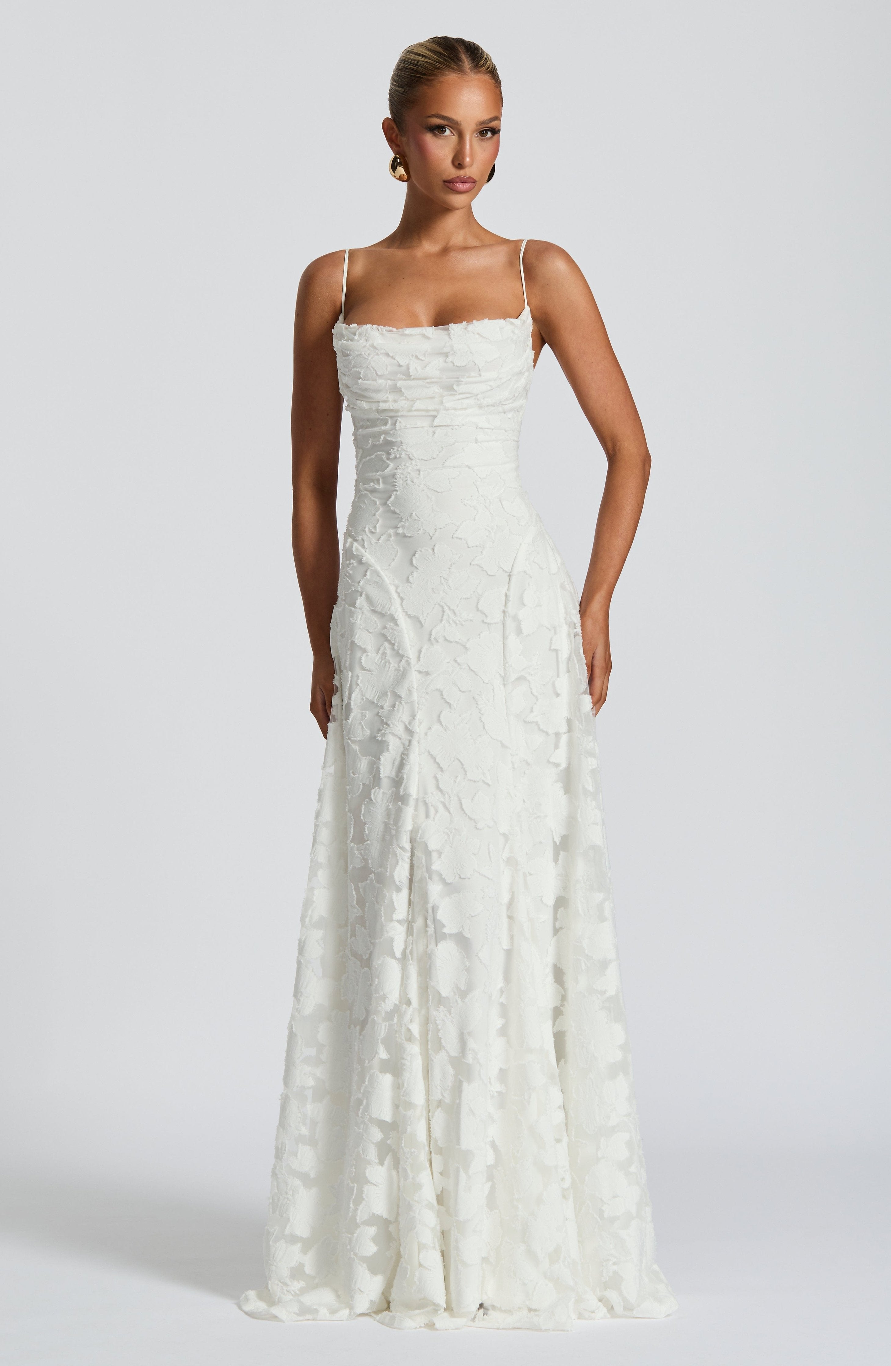 Maren - Elegante maxi jurk met open rug voor dames Full