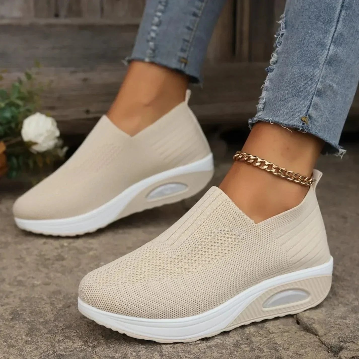 Silke - Sportieve ademende instapsneaker voor dames Detail