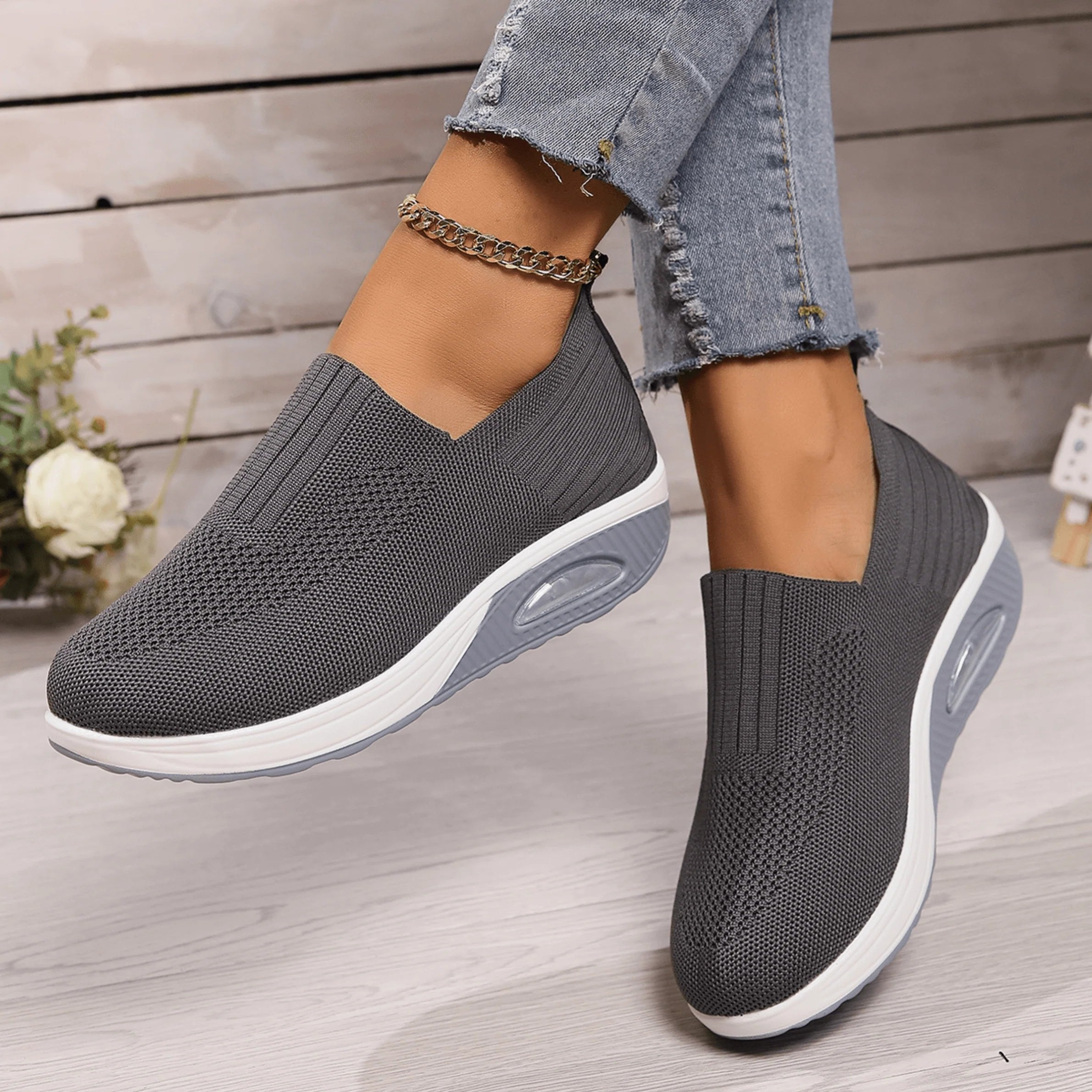 Silke - Sportieve ademende instapsneaker voor dames Side